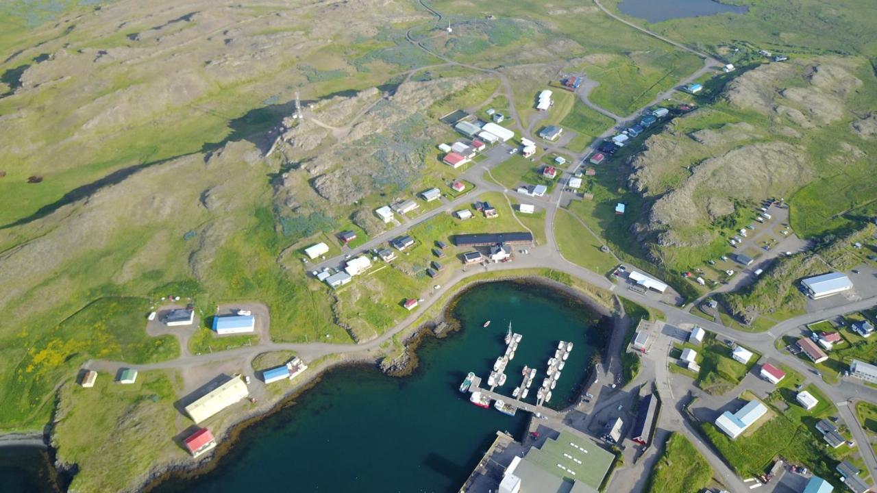 Helgafell Hostel Дьюпівоґюр Екстер'єр фото