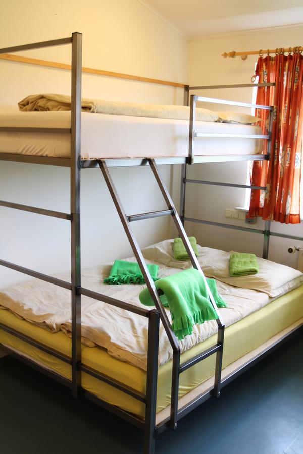 Helgafell Hostel Дьюпівоґюр Екстер'єр фото