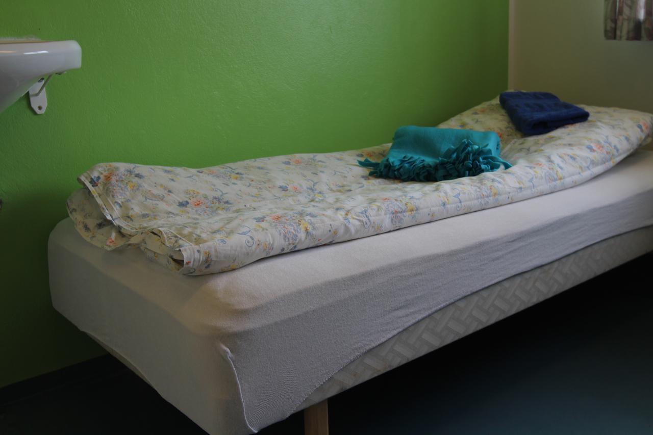 Helgafell Hostel Дьюпівоґюр Екстер'єр фото