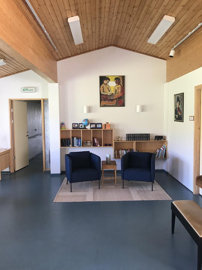 Helgafell Hostel Дьюпівоґюр Екстер'єр фото