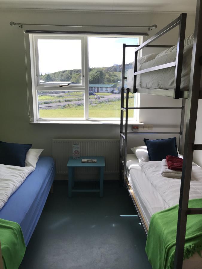 Helgafell Hostel Дьюпівоґюр Екстер'єр фото