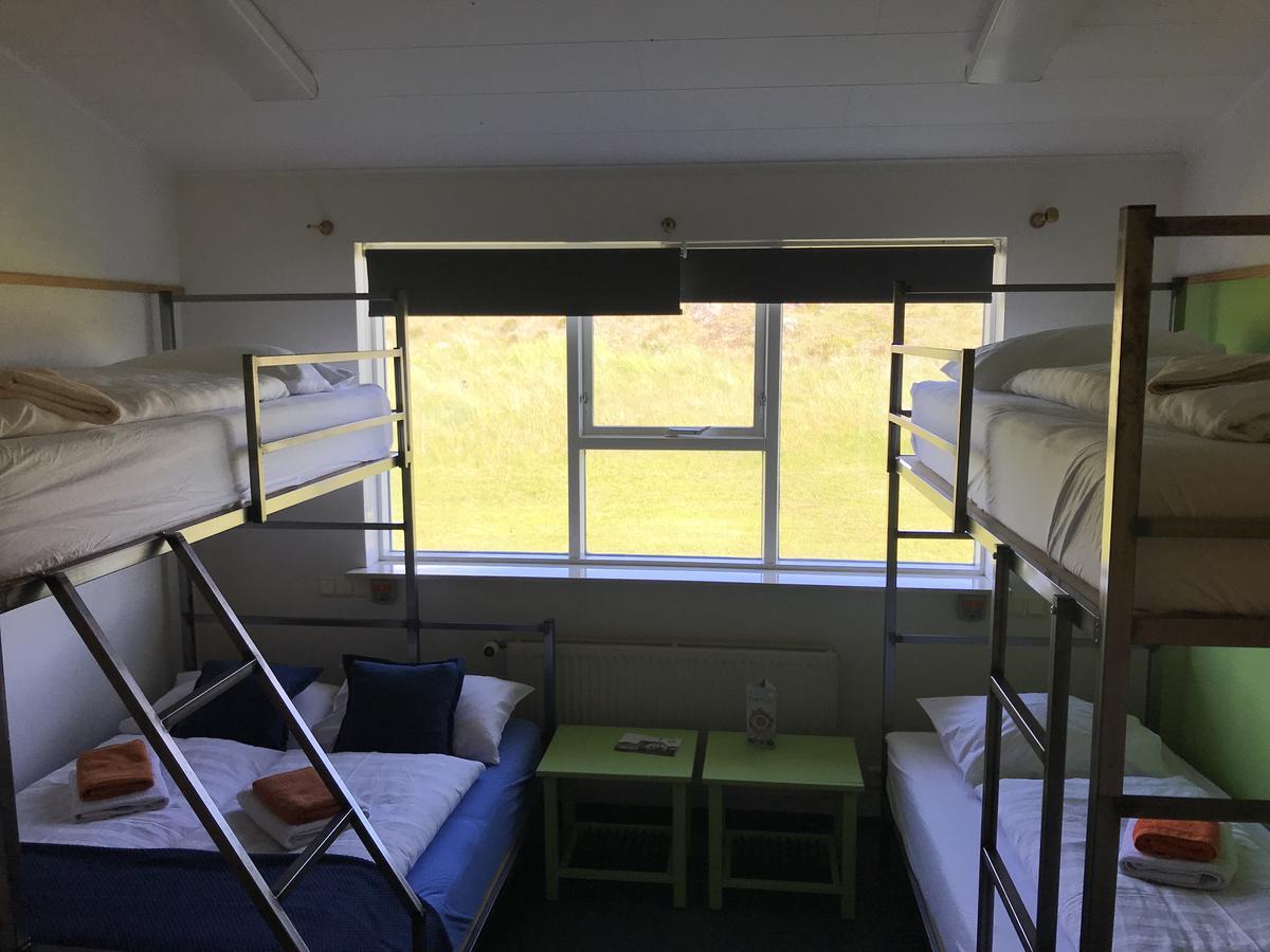 Helgafell Hostel Дьюпівоґюр Екстер'єр фото